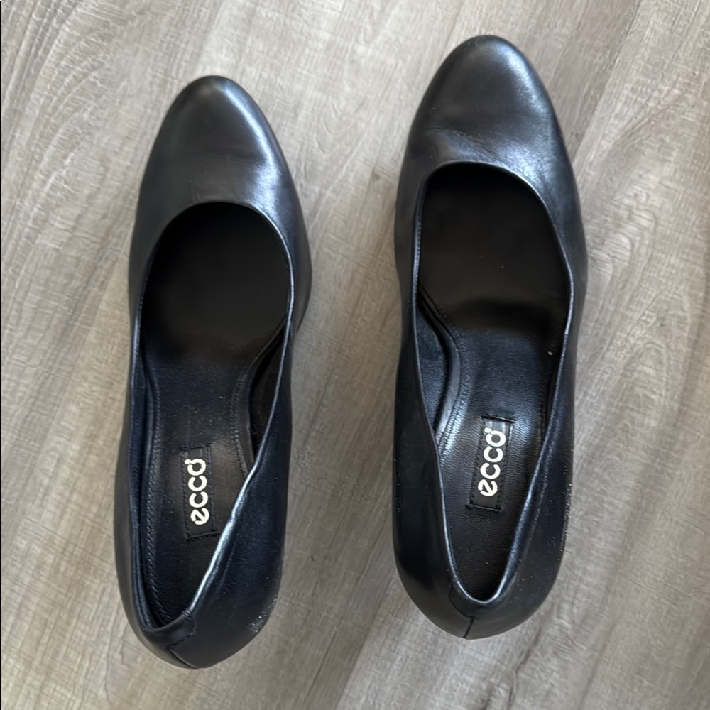 Ecco Black Heels Classic Pumps
